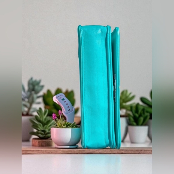 Badgley Mischka Small Quilting With Frame On The Cover Purse Green (New) - Picture 8 of 12